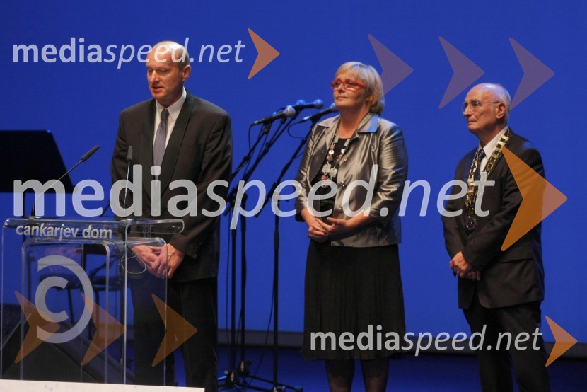 ..., Alenka Kovšca, državna sekretarka in Stanko Ojnik, prvi guverner Distrikta 1912Slovesnost ob ustanovitvi Rotary International District 1912