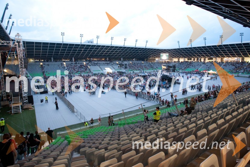 Stadion Stožice pred koncertomKoncert skupine Siddharta v Stožicah