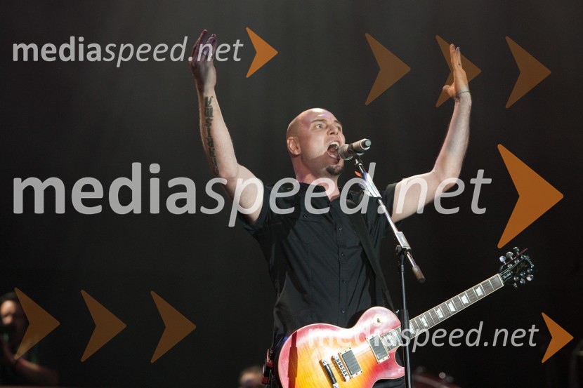 Tomi Meglič, pevec skupine SiddhartaKoncert skupine Siddharta v Stožicah