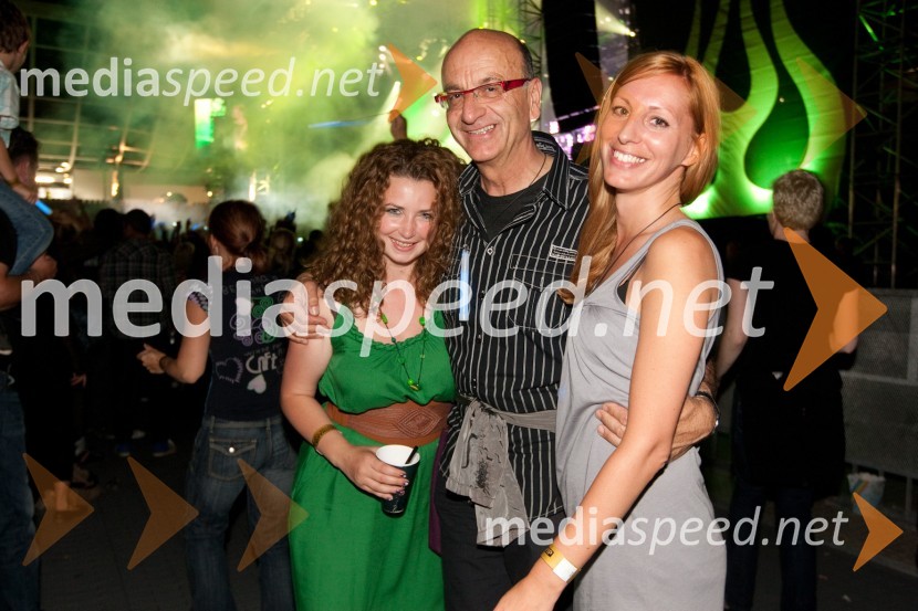 Simona Lucija Dvoršak, vodja pisarne Compress PR - Promocija mesta Dunaj v Ljubljani , Heinz Slesak, direktor Porsche Slovenija d.o.o. in Tina Kaučič, veleposlaništvo Republike AvstrijeKoncert skupine Siddharta v Stožicah