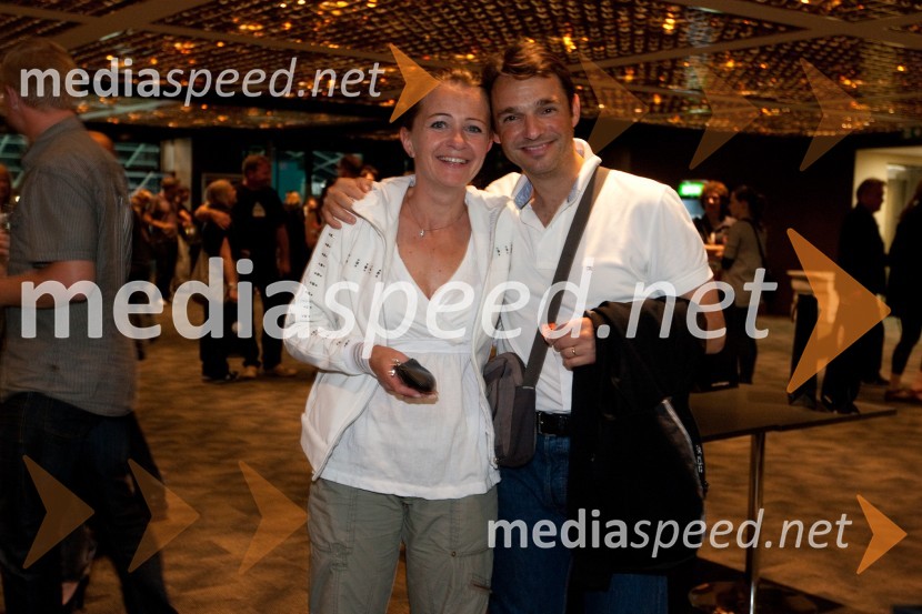 Danilo Ferjančič, generalni direktor Porsche Slovenija d.o.o., soproga PolonaKoncert skupine Siddharta v Stožicah