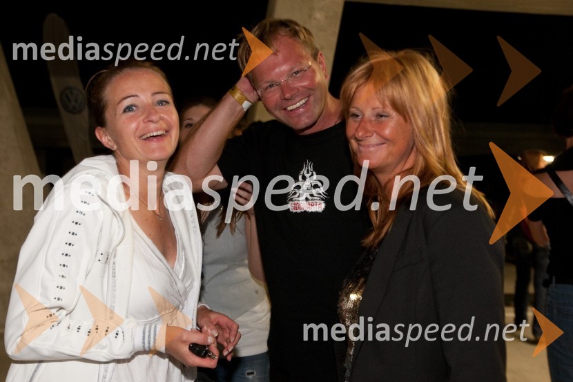 Polona Ferjančič, Marko Škriba, vodja znamke Volkswagen v Sloveniji s soprogoKoncert skupine Siddharta v Stožicah