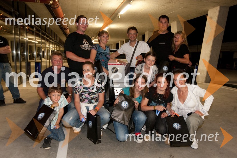 Danilo Ferjančič, generalni direktor Porsche Slovenija d.o.o., soproga Polona in sorodnikiKoncert skupine Siddharta v Stožicah