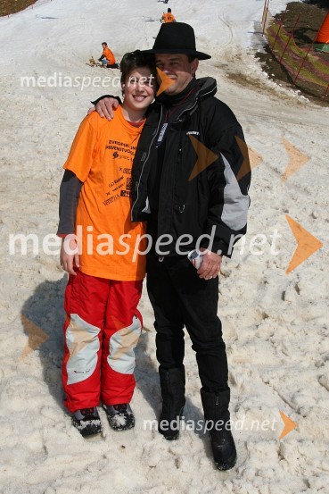 Branko Jovanović Vunjak – Brendi, pevec in sin DejanV spomin: Branko Jovanović Vunjak – Brendi, pevec