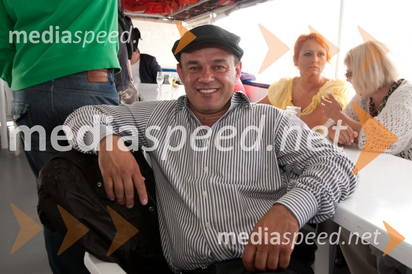 Branko Jovanović Vunjak – Brendi, pevecV spomin: Branko Jovanović Vunjak – Brendi, pevec