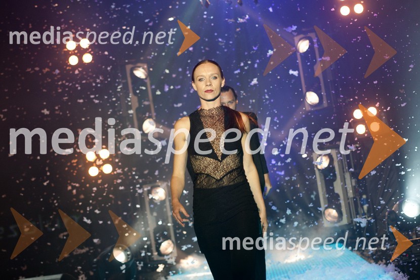 Rosana Hribar, plesalkaModni spektakel idrijske čipke