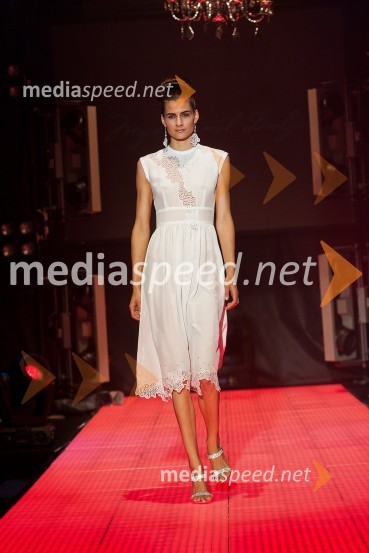 Modni spektakel idrijske čipke