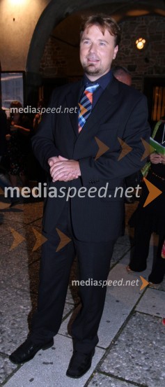 Jože Možina, direktor televizijeSlovenska popevka