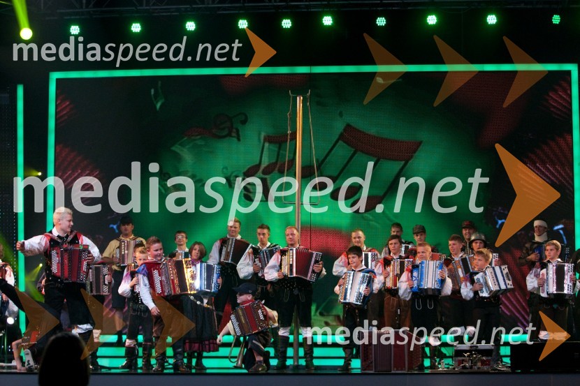 Harmonikarski orkester PustotnikSlovenija ima talent, veliki finale