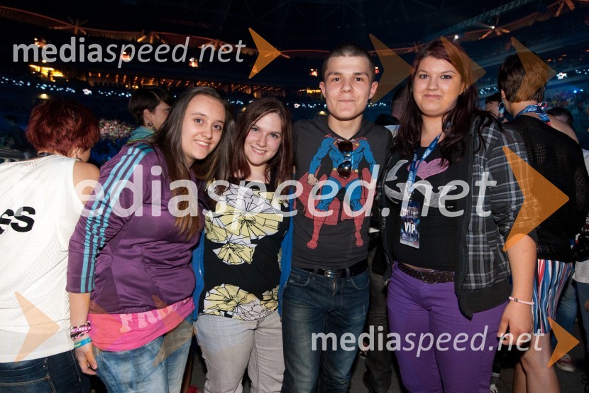 Martin, sin Lada Leskovarja s prijateljicamiSlovenija ima talent, veliki finale