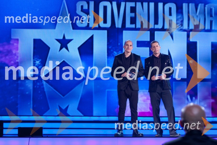 Vid Valič, voditelj in Peter Poles, voditeljSlovenija ima talent, veliki finale
