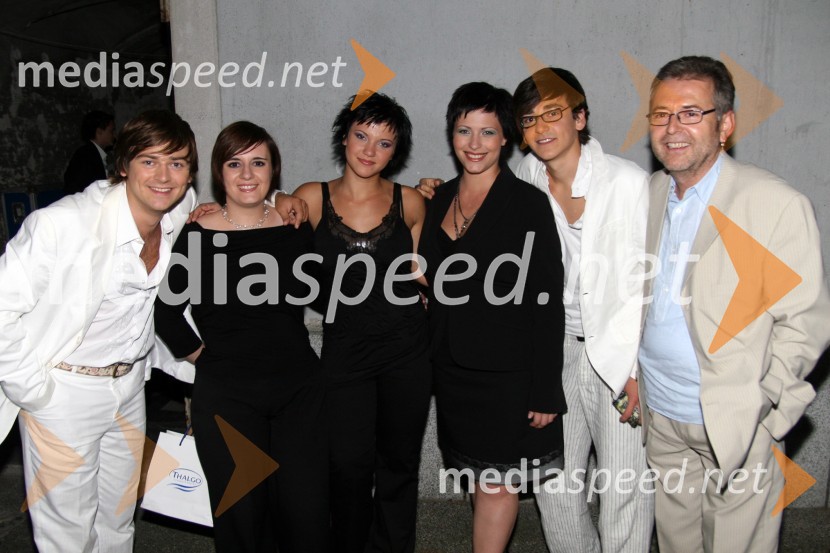 Katja Koren, pevka z ekipoSlovenska popevka