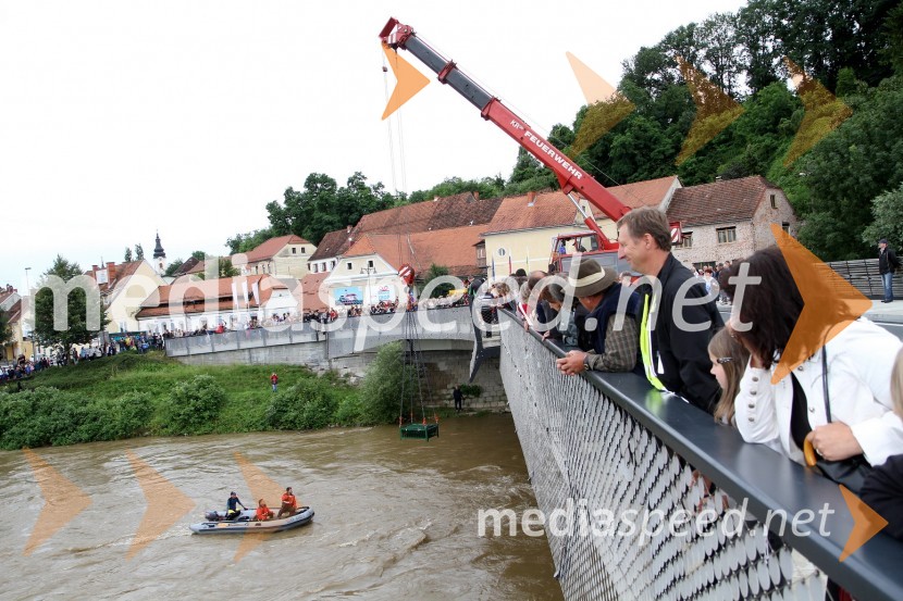 Spuščanje Zlate Radgonske penine iz reke Mure5. Dan odprtih kleti, tradicionalna prireditev Radgonskih goric