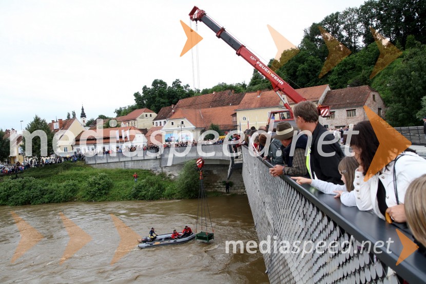 Spuščanje Zlate Radgonske penine iz reke Mure5. Dan odprtih kleti, tradicionalna prireditev Radgonskih goric