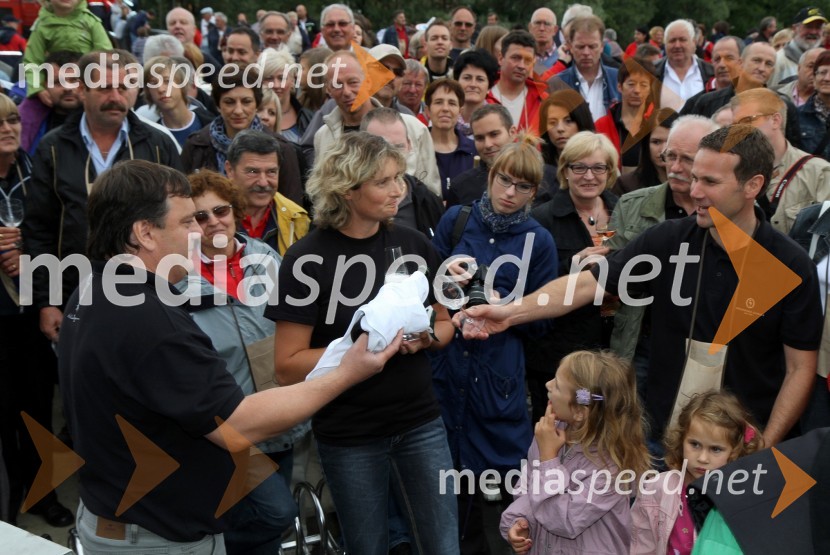 ..., Klavdija Topolovec Špur, glavna enologinja v podjetju Radgonske gorice d.d., Borut Cvetkovič, direktor podjetja Radgonske gorice d.d.5. Dan odprtih kleti, tradicionalna prireditev Radgonskih goric