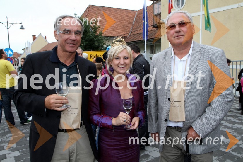 Janez Erjavec, direktor Pomurskega sejma, Simona Žugelj, Vinska kraljica Slovenije 2011 in Peter Cvetkovič5. Dan odprtih kleti, tradicionalna prireditev Radgonskih goric