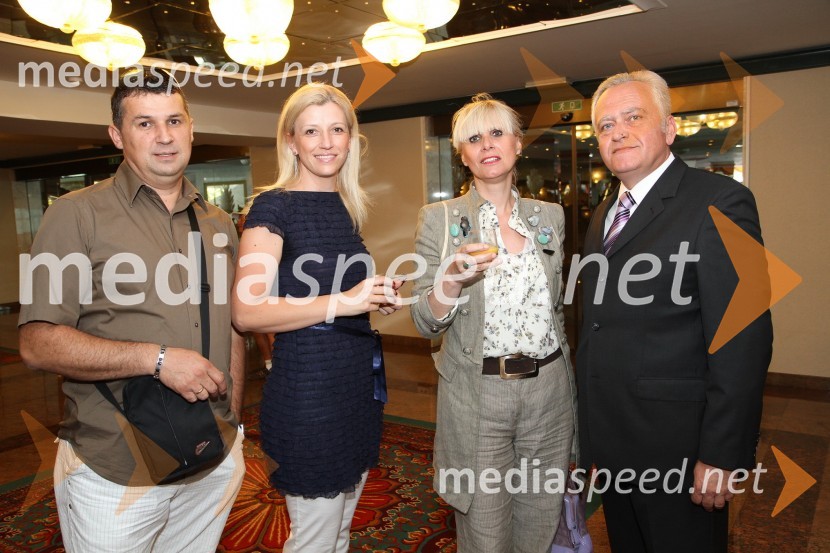 Poslovni partnerji Lisce iz BiHLisca, predstavitev kolekcije Lisca za sezono pomlad in poletje 2012