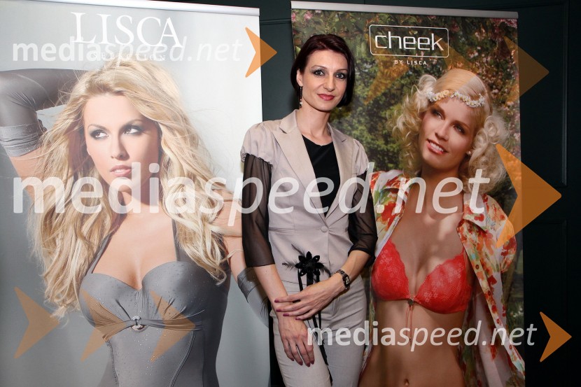 Tamara Busar, vodja marketinga pri Lisci d.d.Lisca, predstavitev kolekcije Lisca za sezono pomlad in poletje 2012