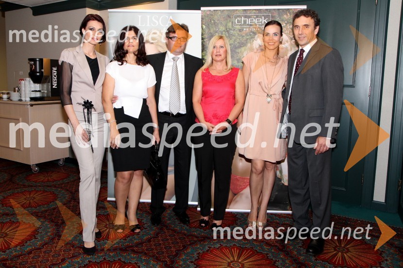 Tamara Busar, vodja marketinga pri Lisci d.d., Vesna Južna, lastnica podjetja Lisca d.d., Dari Južna, lastnik podjetja Lisca d.d., Dragica Gantar, direktorica razvoja v podjetju Lisca d.d., Lorella Flego in Goran Kodelja, generalni direktor podjetja Lisca d.d.Lisca, predstavitev kolekcije Lisca za sezono pomlad in poletje 2012