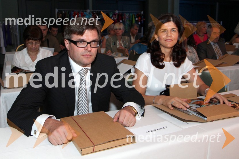 Dari Južna, lastnik podjetja Lisca d.d. in njegova soproga Vesna Južna, lastnica podjetja Lisca d.d.Lisca, predstavitev kolekcije Lisca za sezono pomlad in poletje 2012