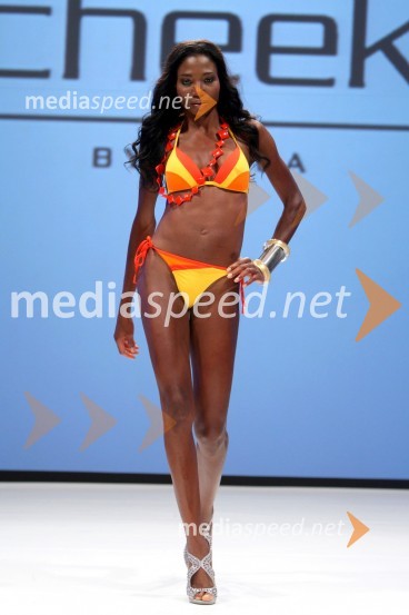 Bali Lawal, manekenkaLisca, predstavitev kolekcije Lisca za sezono pomlad in poletje 2012