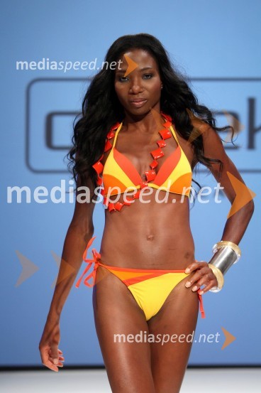 Bali Lawal, manekenkaLisca, predstavitev kolekcije Lisca za sezono pomlad in poletje 2012