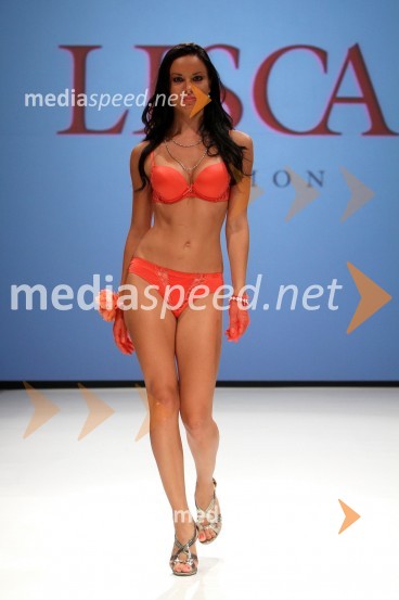 Rima Salman, manekenkaLisca, predstavitev kolekcije Lisca za sezono pomlad in poletje 2012