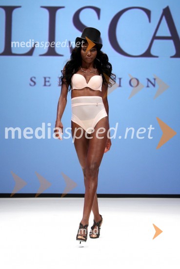 Bali Lawal, manekenkaLisca, predstavitev kolekcije Lisca za sezono pomlad in poletje 2012