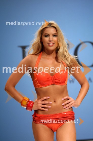 	Tina Katanić, Kraljica Hrvaške 2006Lisca, predstavitev kolekcije Lisca za sezono pomlad in poletje 2012