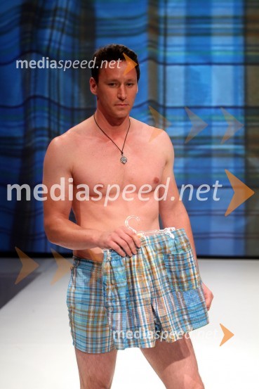 Jure Butorac, manekenLisca, predstavitev kolekcije Lisca za sezono pomlad in poletje 2012