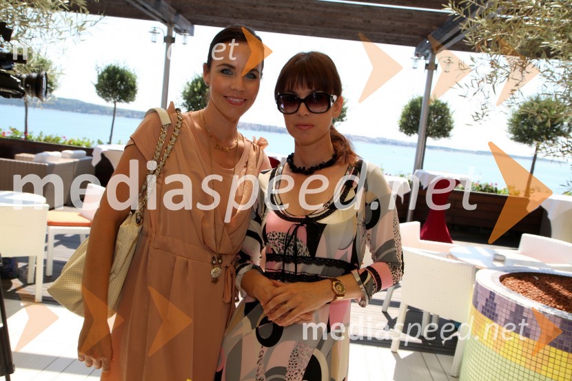 Lorella Flego in Adrijana Krajnc-Vasović, Primorski utripLisca, predstavitev kolekcije Lisca za sezono pomlad in poletje 2012