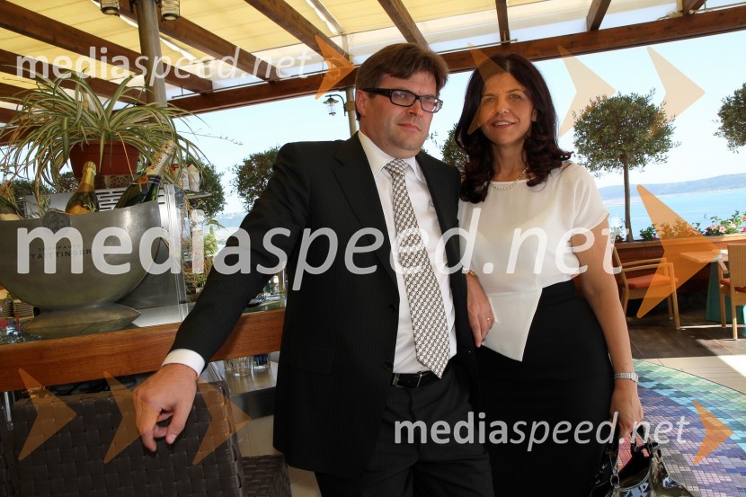 Dari Južna, lastnik podjetja Lisca d.d. in soproga Vesna Južna, lastnica podjetja Lisca d.d.Lisca, predstavitev kolekcije Lisca za sezono pomlad in poletje 2012