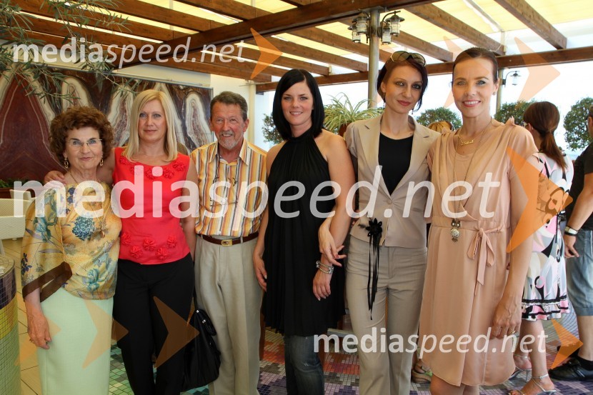 Silvija Mozetič, modna poznavalka, Dragica Gantar, direktorica razvoja v podjetju Lisca d.d., Stane Jerko, fotograf, Mateja Gornik, Tamara Busar, vodja marketinga pri Lisci d.d. in Lorella FlegoLisca, predstavitev kolekcije Lisca za sezono pomlad in poletje 2012