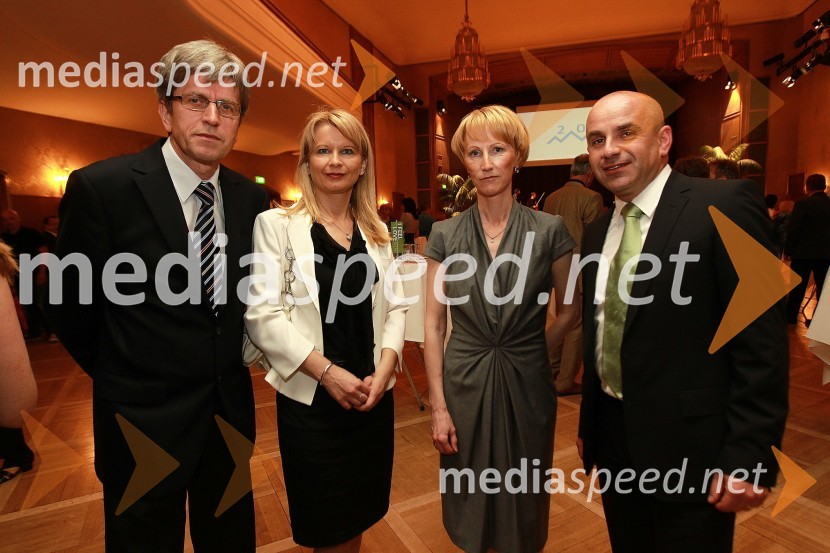 Jan Ciglenečki, direktor predstavništva Slovenske turistične agencije v Avstriji, Maja Pak, direktorica STO, Dragica Urtelj, generalna konzulka Republike Slovenije v Celovcu in Marjan Hribar, direktor direktorata za turizem na Ministrstvu za gospodarstvoOkusi Slovenije v Celovcu, sprejem ob 20. obletnici državnosti Slovenije