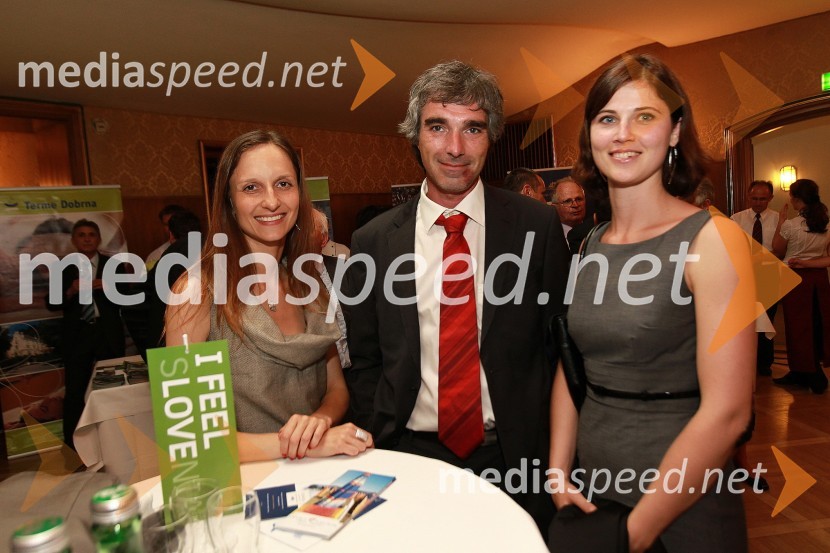 Nataša Kos, pomočnica programskega direktorja za mednarodno sodelovanje, Samo Ravter, vodja marketinga EPK in Nina Hojnik, EPKOkusi Slovenije v Celovcu, sprejem ob 20. obletnici državnosti Slovenije