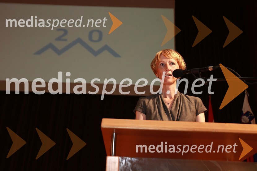 Dragica Urtelj, generalna konzulka Republike Slovenije v CelovcuOkusi Slovenije v Celovcu, sprejem ob 20. obletnici državnosti Slovenije