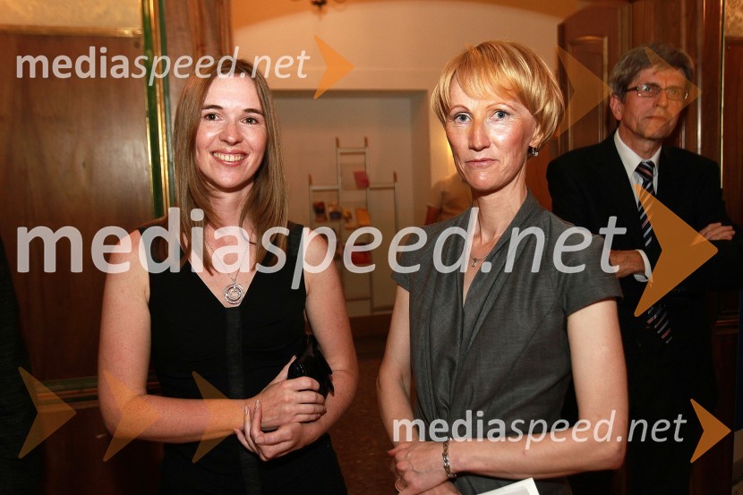 Duška Jerman Male, konzulka Generalnega konzulata v Celovcu in Dragica Urtelj, generalna konzulka Republike Slovenije v CelovcuOkusi Slovenije v Celovcu, sprejem ob 20. obletnici državnosti Slovenije