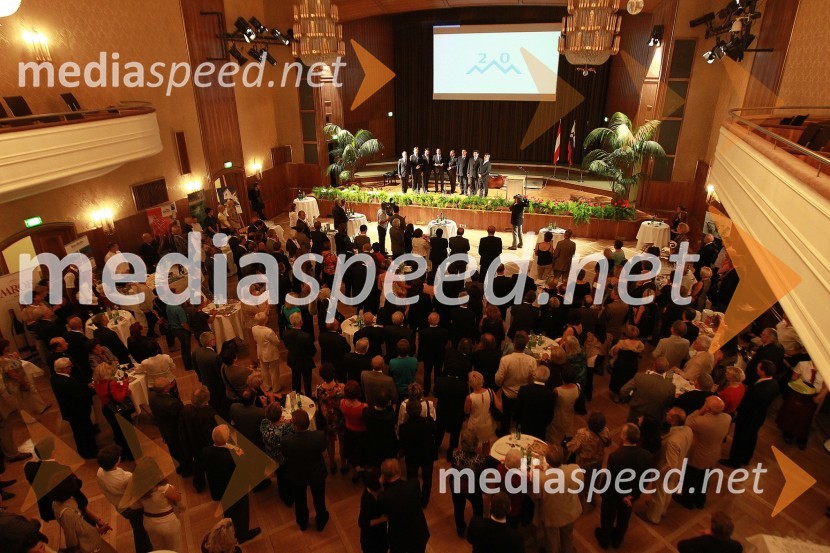 Okusi Slovenije v dvorani Konzerthaus CelovecOkusi Slovenije v Celovcu, sprejem ob 20. obletnici državnosti Slovenije