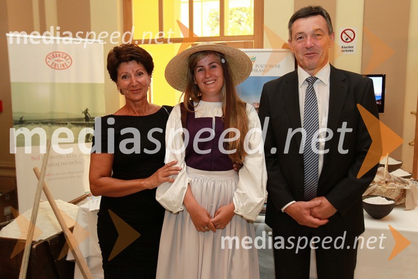 Danica Jurjec, Desire Joras, Piranske soline in Alojz Jurjec, direktor Piranske solineOkusi Slovenije v Celovcu, sprejem ob 20. obletnici državnosti Slovenije