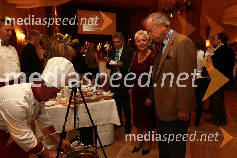 Danilo Čurman, kuhar Terme 3000, Jože Duh, direktor Terme Dobrna, Ivanka Ajlec, direktorica Terme 3000 in dr. Erwin Kubesch, avstrijski veleposlanik v SlovenijiOkusi Slovenije v Celovcu, sprejem ob 20. obletnici državnosti Slovenije