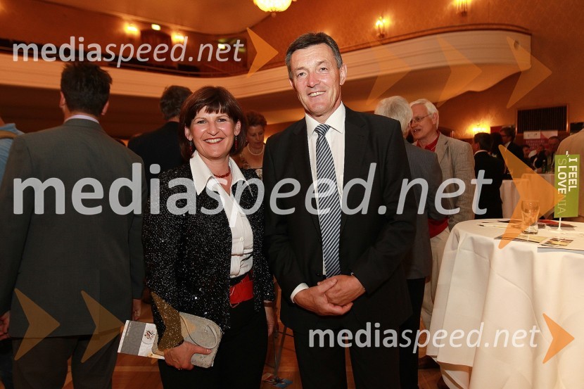 Eva Štravs Podlogar, direktorica Turizem Bled in Alojz Jurjec, direktor Piranske solineOkusi Slovenije v Celovcu, sprejem ob 20. obletnici državnosti Slovenije