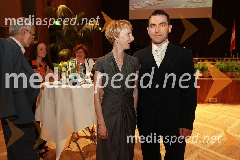 Dragica Urtelj, generalna konzulka Republike Slovenije v Celovcu in Boris RepnikOkusi Slovenije v Celovcu, sprejem ob 20. obletnici državnosti Slovenije