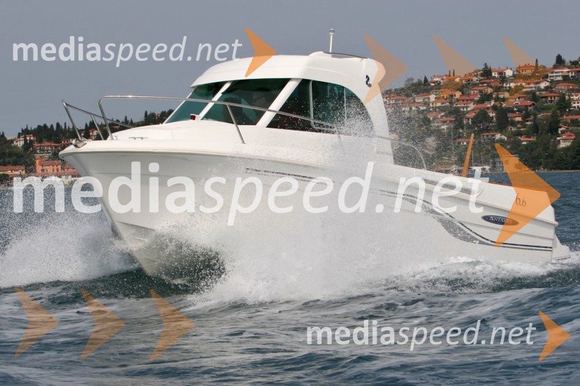 Beneteau Antares 6.6Beneteau Antares 6.6, test