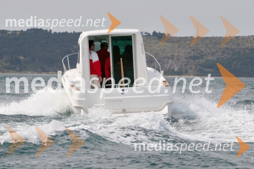Beneteau Antares 6.6Beneteau Antares 6.6, test