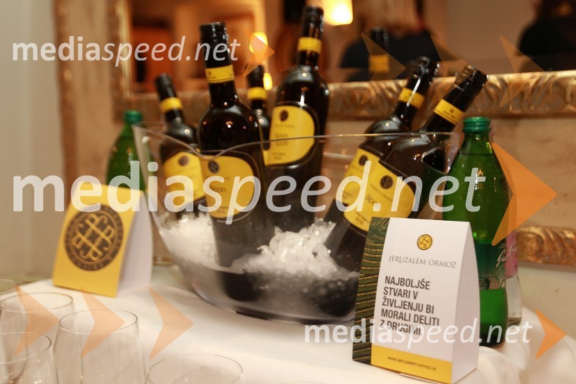 Degustirana mlada vinaMlado in staro za dobrodelnost: Predstavitev novega letnika vin in dobrodelna dražba P&F Jeruzalem Ormož in Ljutomer
