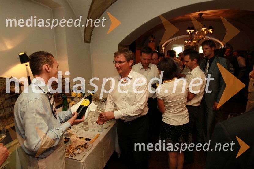 Mlado in staro za dobrodelnost: Predstavitev novega letnika vin in dobrodelna dražba P&F Jeruzalem Ormož in Ljutomer