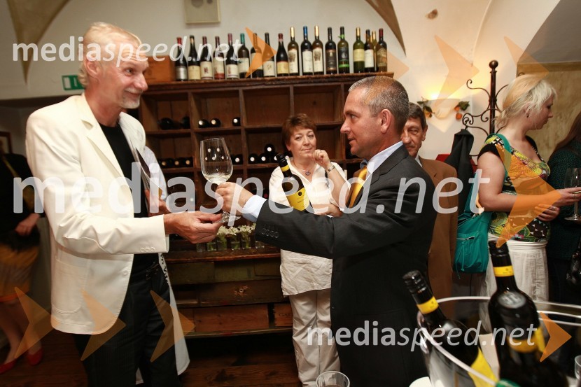 ... in Robert Puklavec, vinsko svetovanjeMlado in staro za dobrodelnost: Predstavitev novega letnika vin in dobrodelna dražba P&F Jeruzalem Ormož in Ljutomer