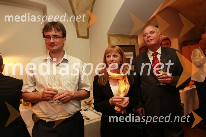 ..., Andreja Komel, direktorica za trženje, finance in splošne zadeve pri P&F Jeruzalem Ormož ter P&F Jeruzalem Ljutomer in Janko Puklavec, solastnik podjetij P&F Jeruzalem Ormož in P&F LjutomerčanMlado in staro za dobrodelnost: Predstavitev novega letnika vin in dobrodelna dražba P&F Jeruzalem Ormož in Ljutomer