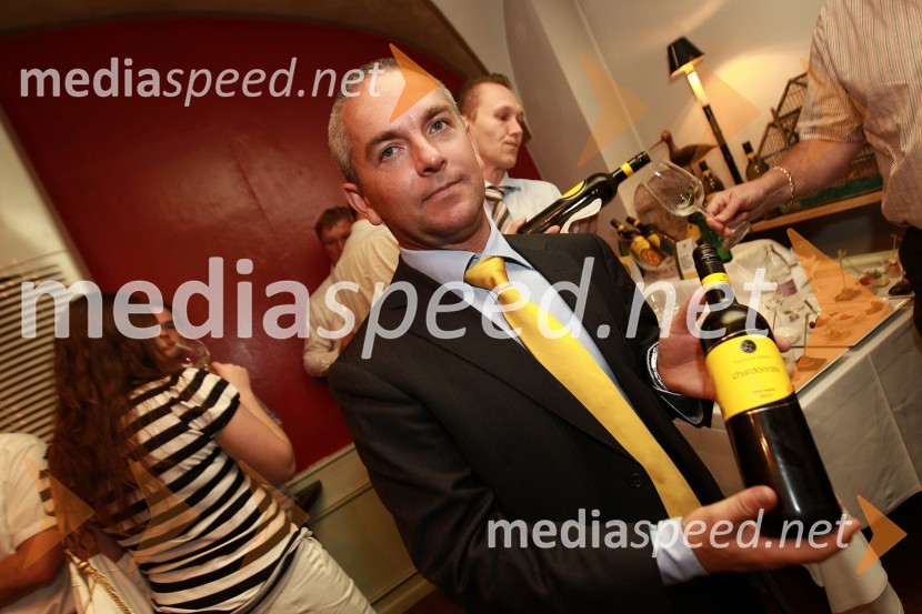 Robert Puklavec, vinsko svetovanjeMlado in staro za dobrodelnost: Predstavitev novega letnika vin in dobrodelna dražba P&F Jeruzalem Ormož in Ljutomer