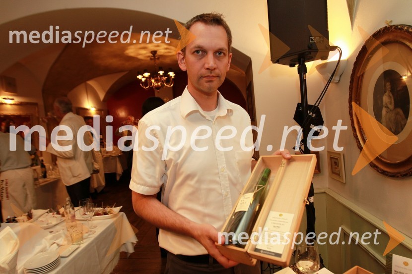 Mlado in staro za dobrodelnost: Predstavitev novega letnika vin in dobrodelna dražba P&F Jeruzalem Ormož in Ljutomer